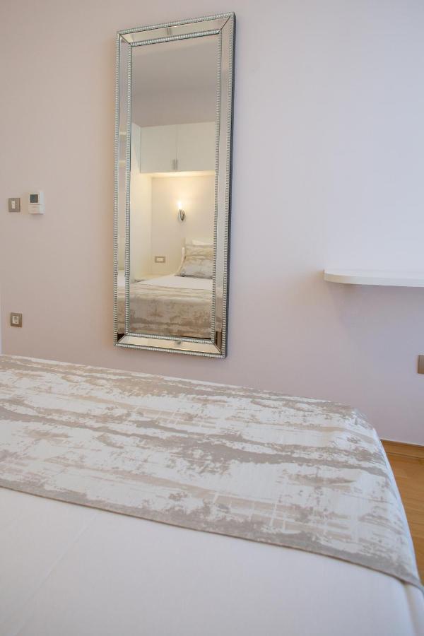 Pool Terrace Sea View Sarkic Apartamento Novalja Exterior foto